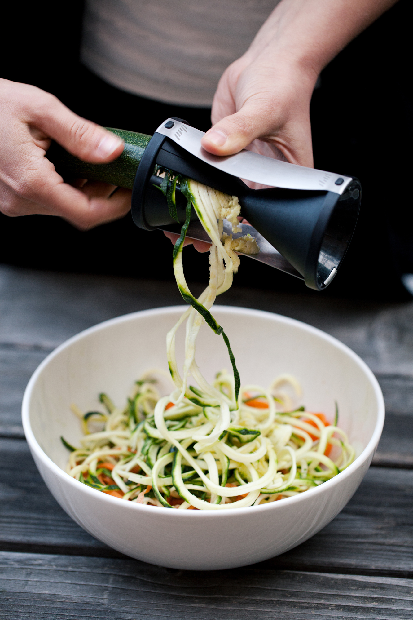 Living The Healthy Choice // Zucchini Noodles