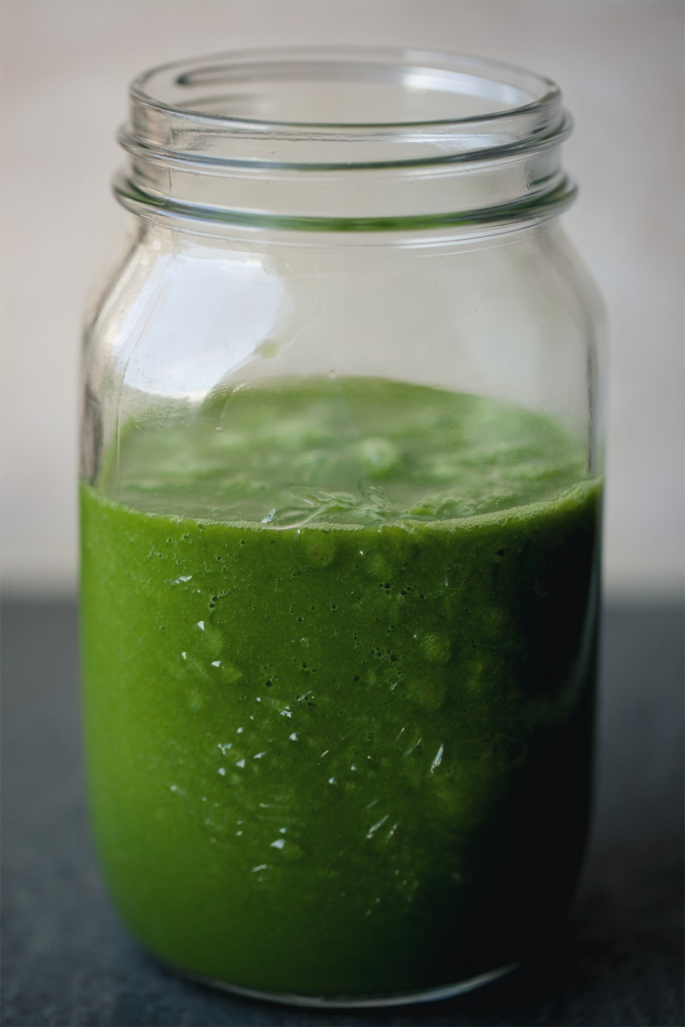 Living The Healthy Choice // Green Protein Smoothie